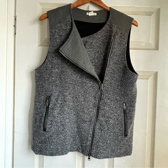 Club Monaco Vest Size L  Asymmetrical Front Zimmer Grey

@5 - Picture 15 of 15